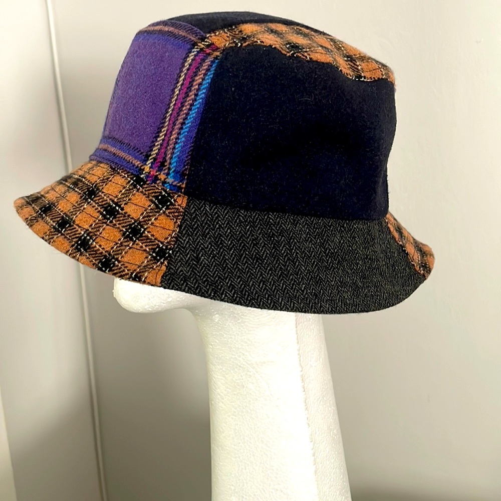 Bucket hat